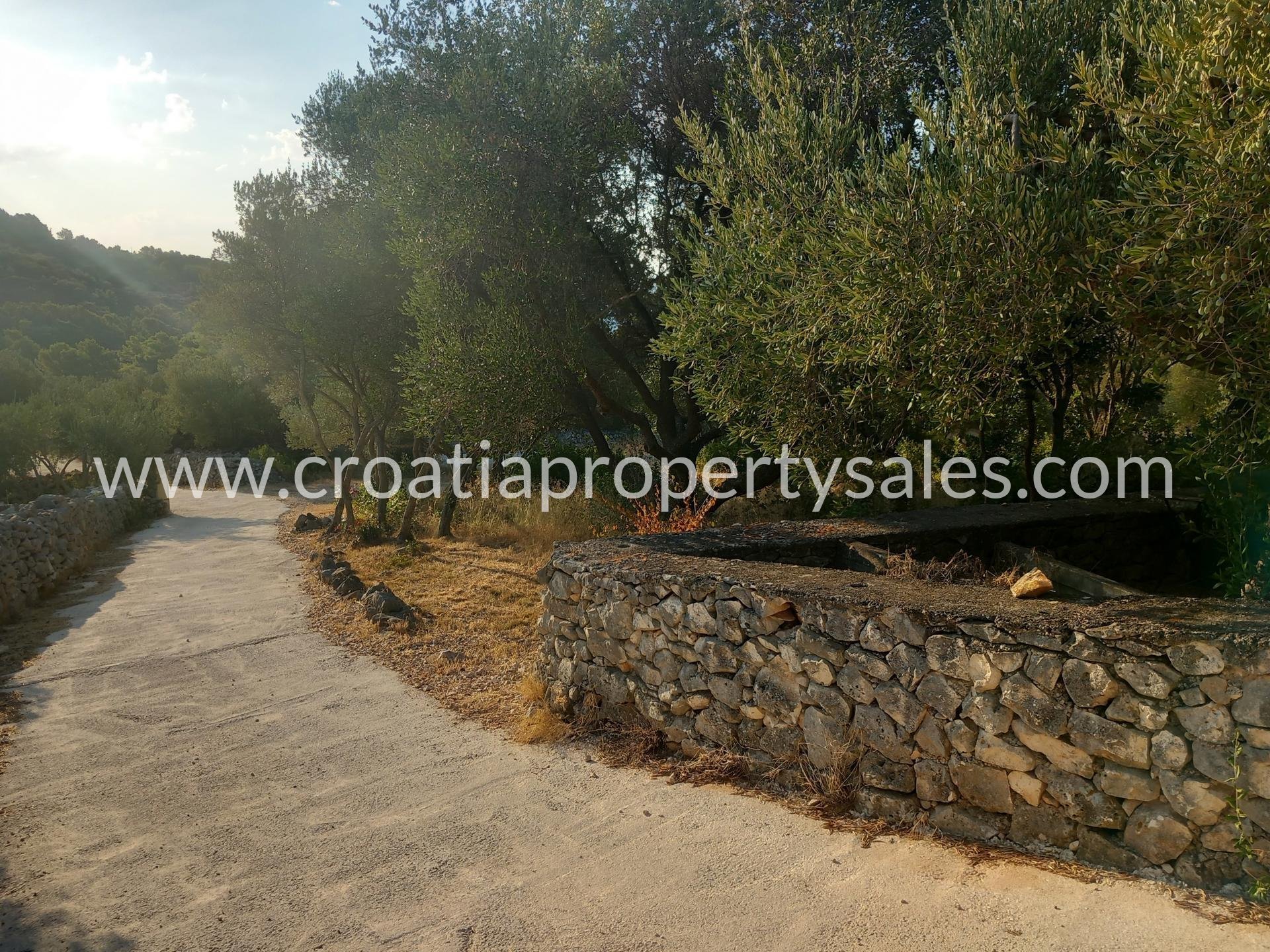 Parcela Naprodaj -  Brac