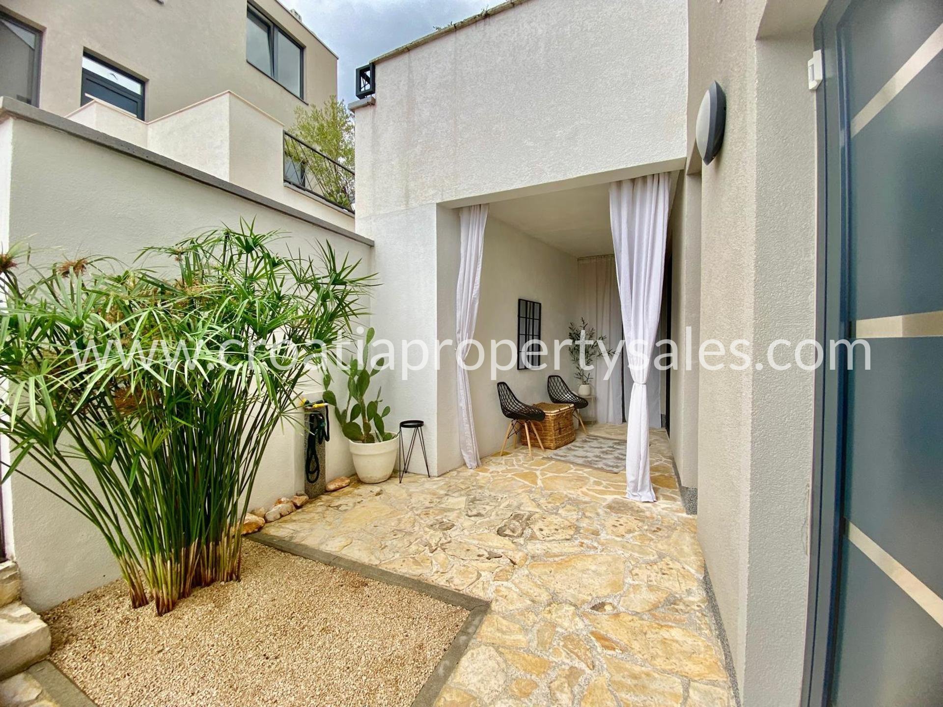 Flat For sale -  Brac