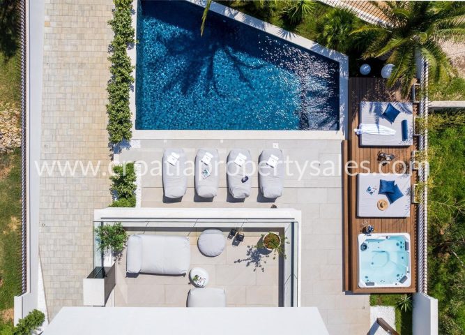 Kuća na prodaju 235 m² – Zadar