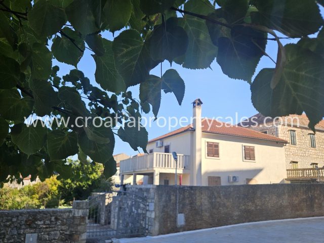 Haus zu verkaufen 228 m² – Hvar
