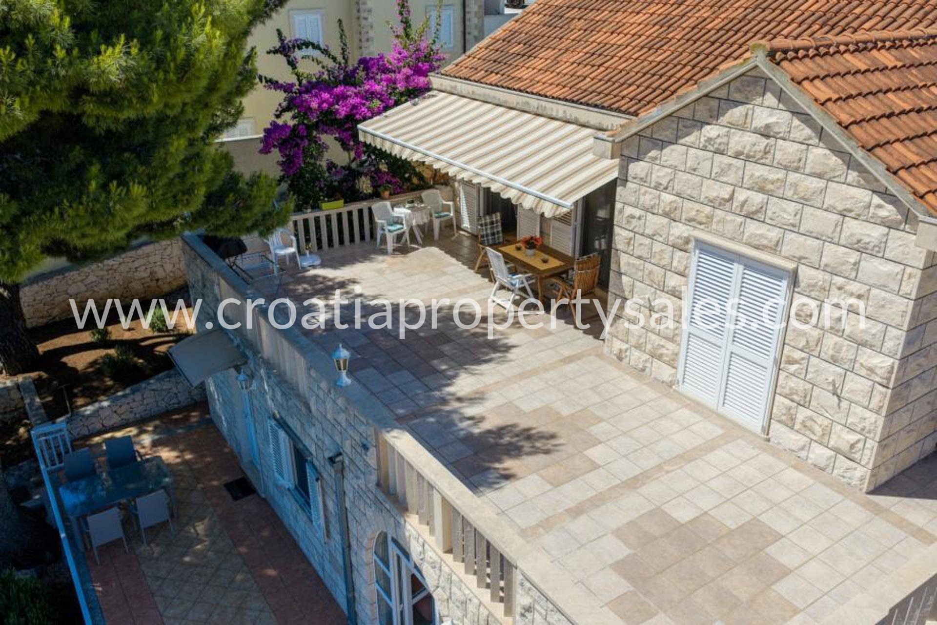Kuća Na prodaju -  Brac