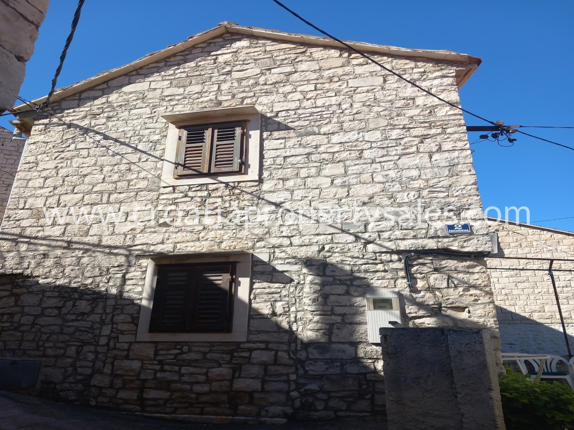 Hiša Naprodaj -  Brac