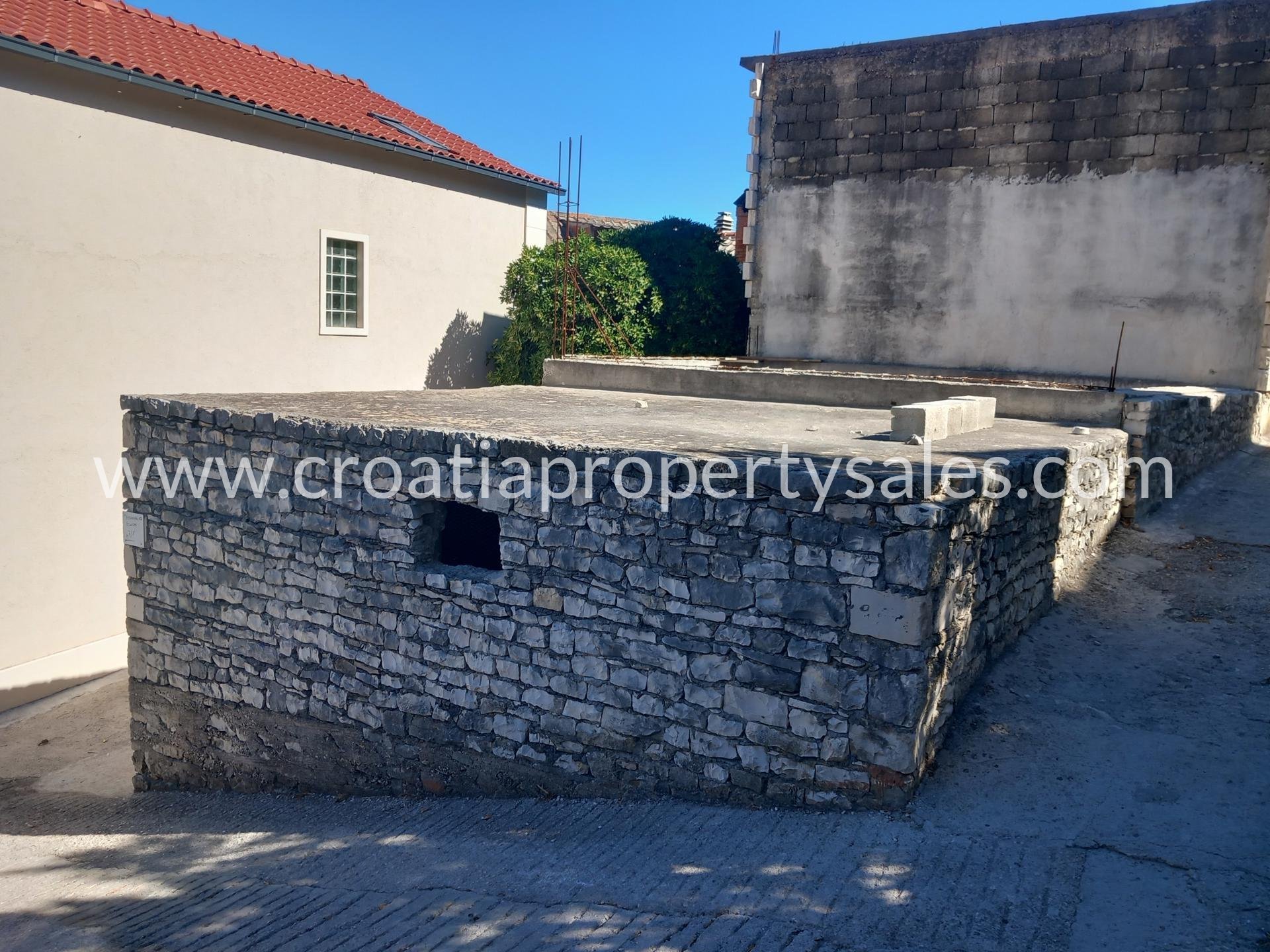 Hiša Naprodaj -  Brac