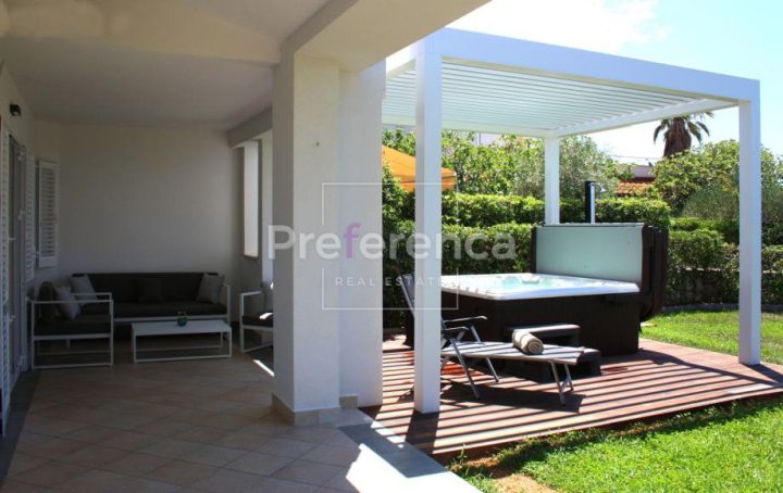 Kuća na prodaju 115 m² – Pag