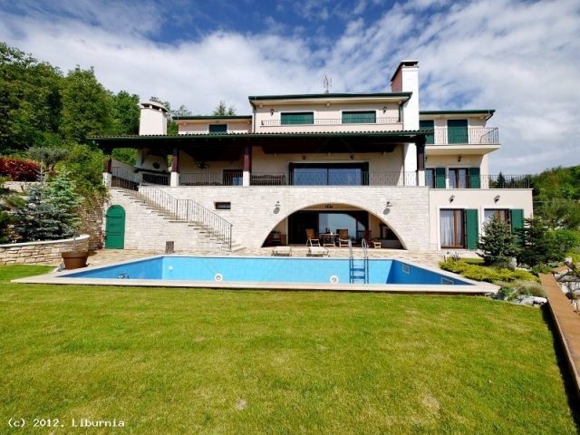 Casa in vendita 640 m² – Opatija