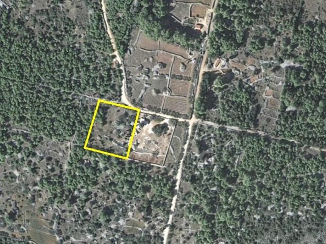 Zemljište na prodaju 40 m² – Hvar