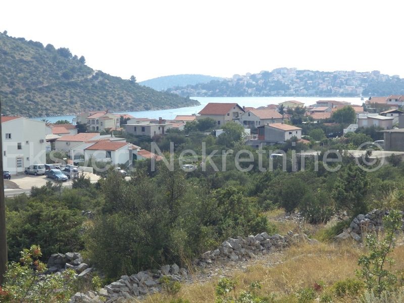 Parcela Na predaj - ŠIBENSKO-KNINSKA  ROGOZNICA 