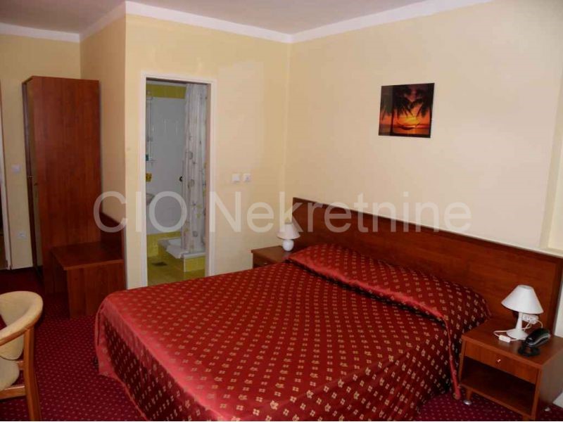 Locaux commerciaux À vendre - SPLITSKO-DALMATINSKA  DUGI RAT 