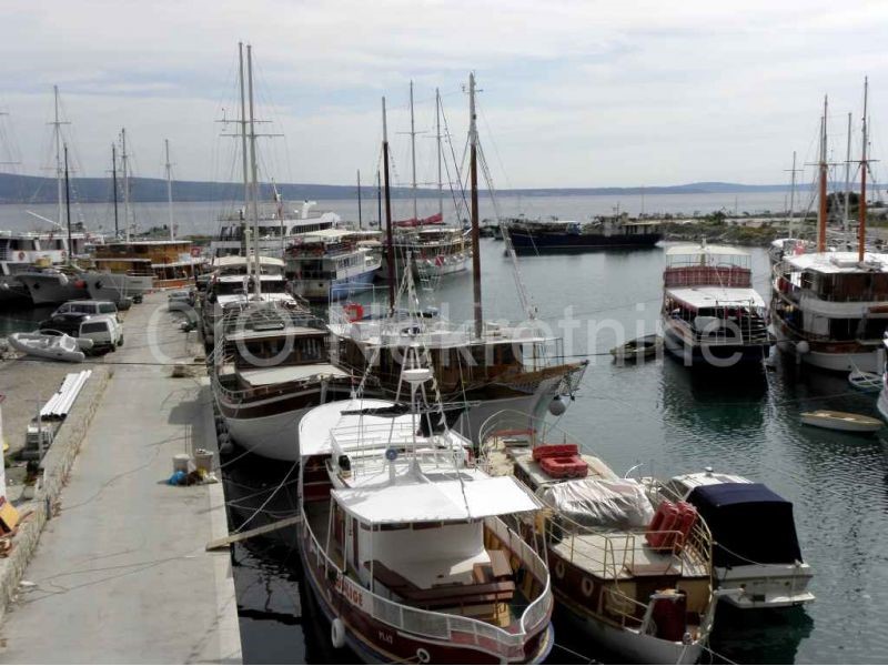 Locaux commerciaux À vendre - SPLITSKO-DALMATINSKA  DUGI RAT 