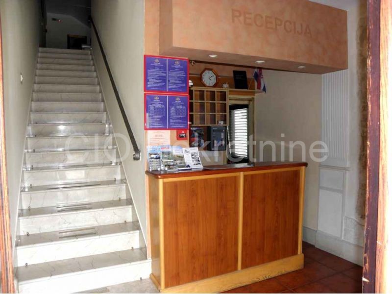 Locaux commerciaux À vendre - SPLITSKO-DALMATINSKA  DUGI RAT 