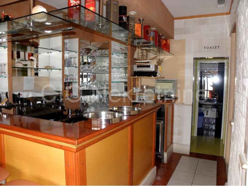 Locaux commerciaux À vendre - SPLITSKO-DALMATINSKA  DUGI RAT 