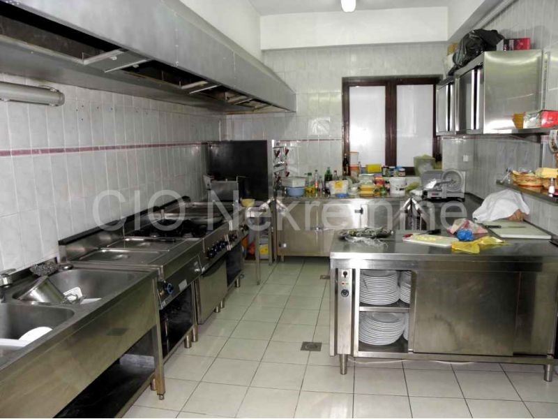 Locaux commerciaux À vendre - SPLITSKO-DALMATINSKA  DUGI RAT 