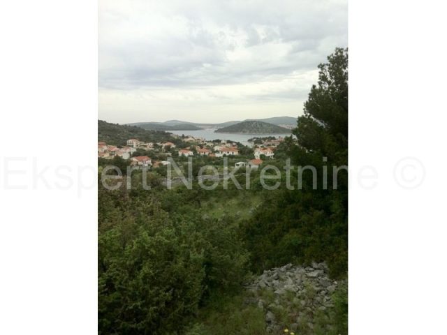 Land for sale 2500 m² – Rogoznica