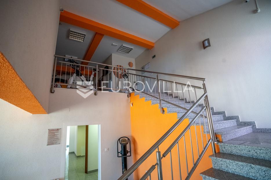 Poslovni prostori Na predaj -  Đakovo