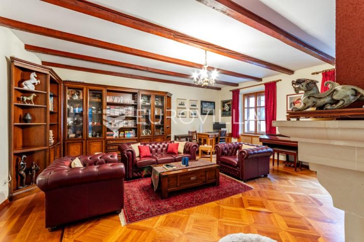 House for sale 235 m² – Centar