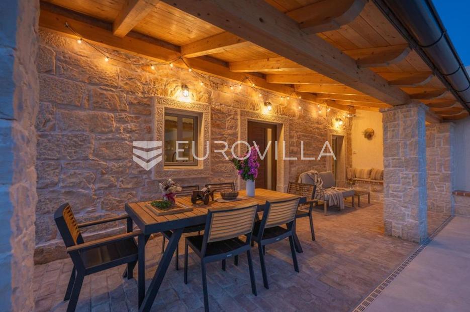 Dom Na predaj -  Marčana