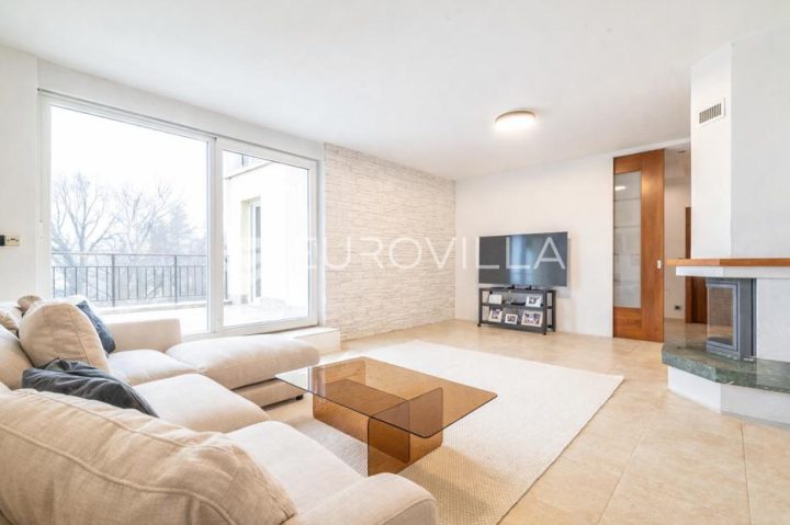 Apartmán na prodej 215 m² – Srebrnjak