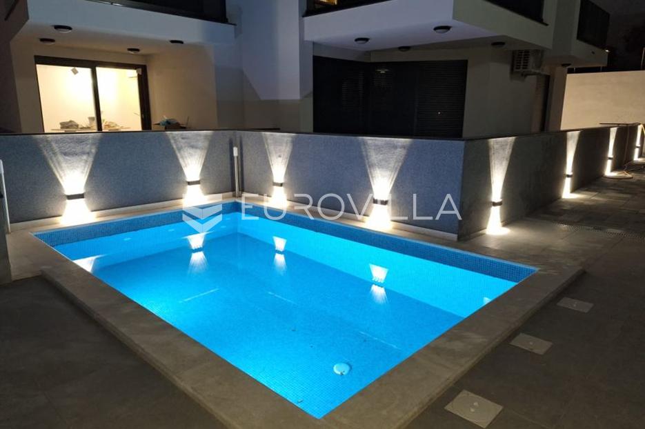 Apartmán Na prodej -  Jelsa