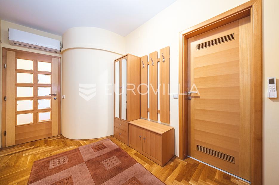 Appartement À vendre -  Maksimir