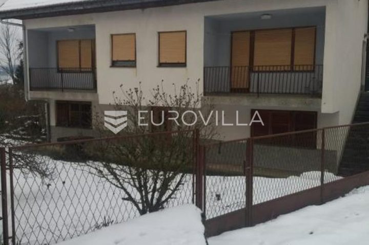 Casa in vendita 288 m² – Moravice