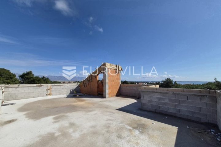 Apartma na predaj 100 m² – Vir