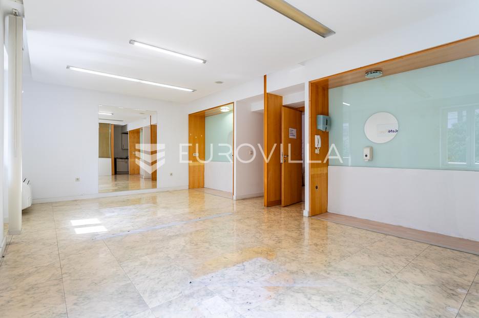Lokal użytkowy Na sprzedaż -  Split
