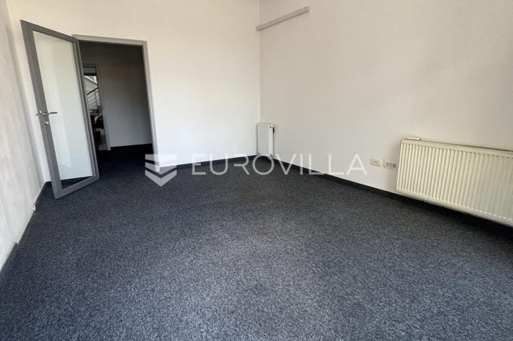 Poslovni prostori na predaj 48 m² – Centar