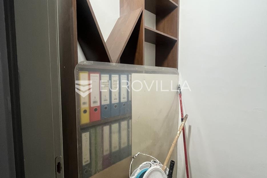 Lokal użytkowy Na sprzedaż - Brodsko-posavska Slavonski Brod