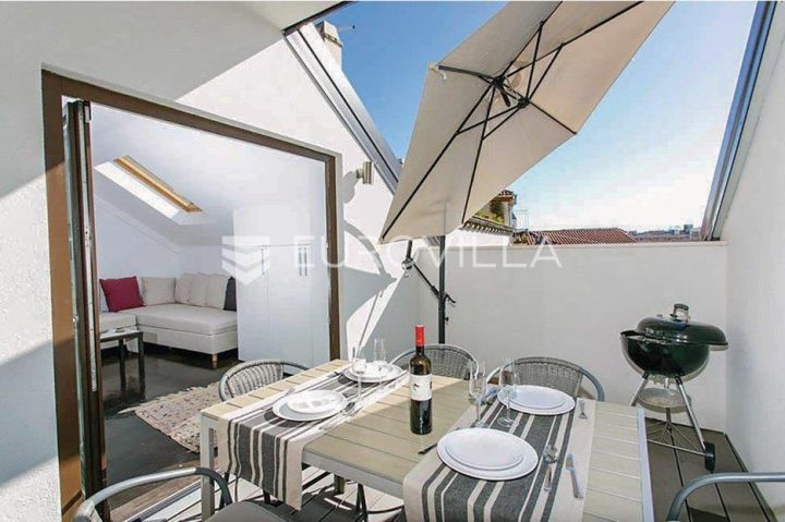 House for sale 160 m² – Poluotok