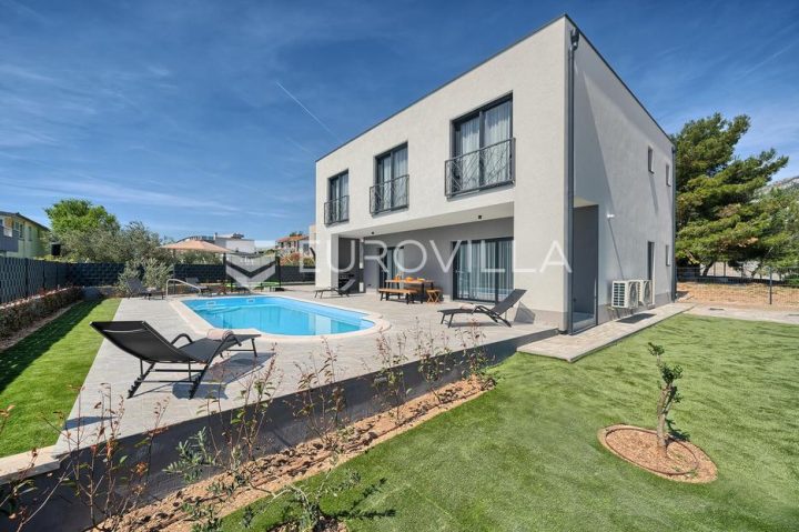 Haus zu verkaufen 167 m² – Kaštel Novi