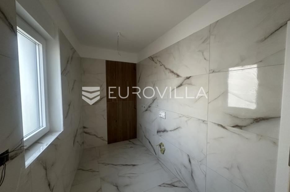 Haus Zu verkaufen - Istarska Ližnjan