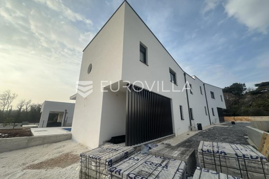 Haus Zu verkaufen - Istarska Ližnjan
