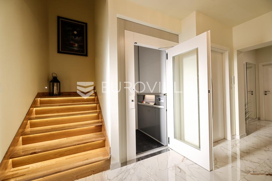House For sale -  Preko