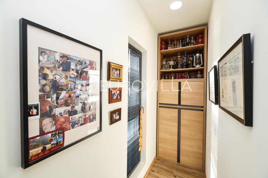 House For sale -  Preko