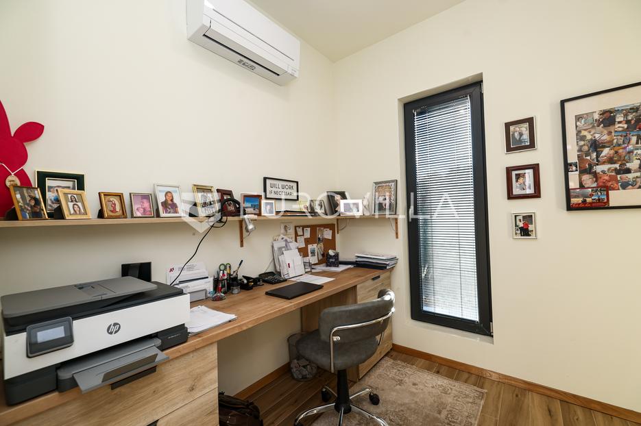 House For sale -  Preko