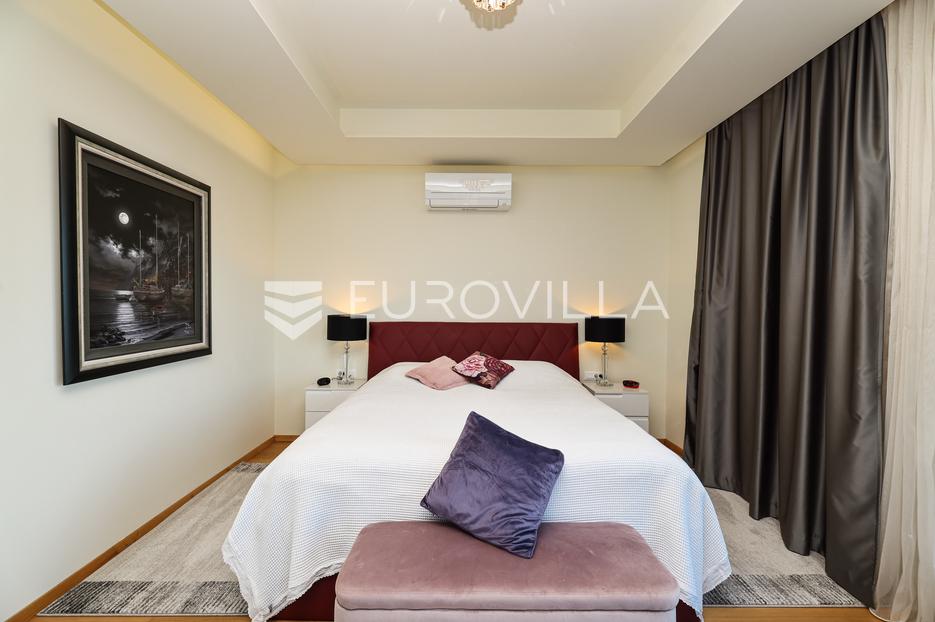 House For sale -  Preko