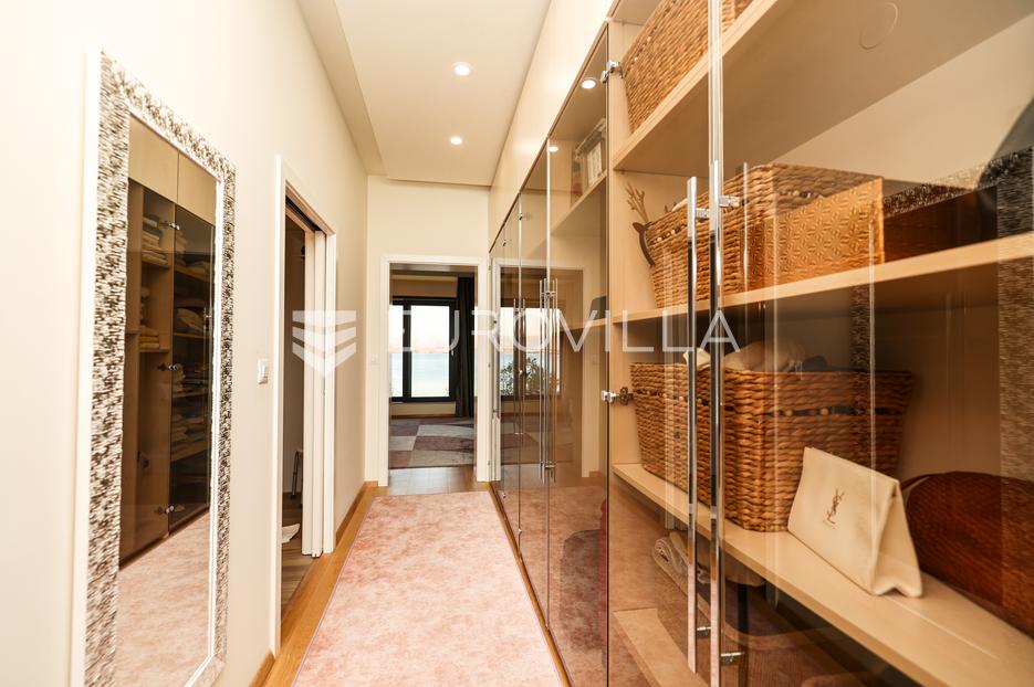 House For sale -  Preko