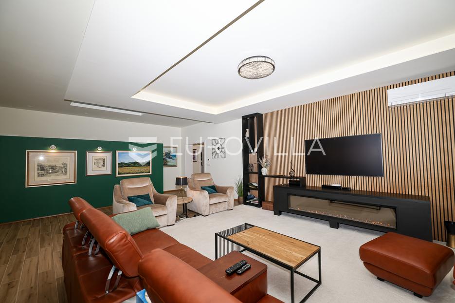 House For sale -  Preko