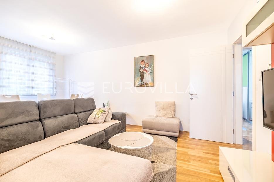Apartma Naprodaj - Grad Zagreb Stenjevec - foto 1/9