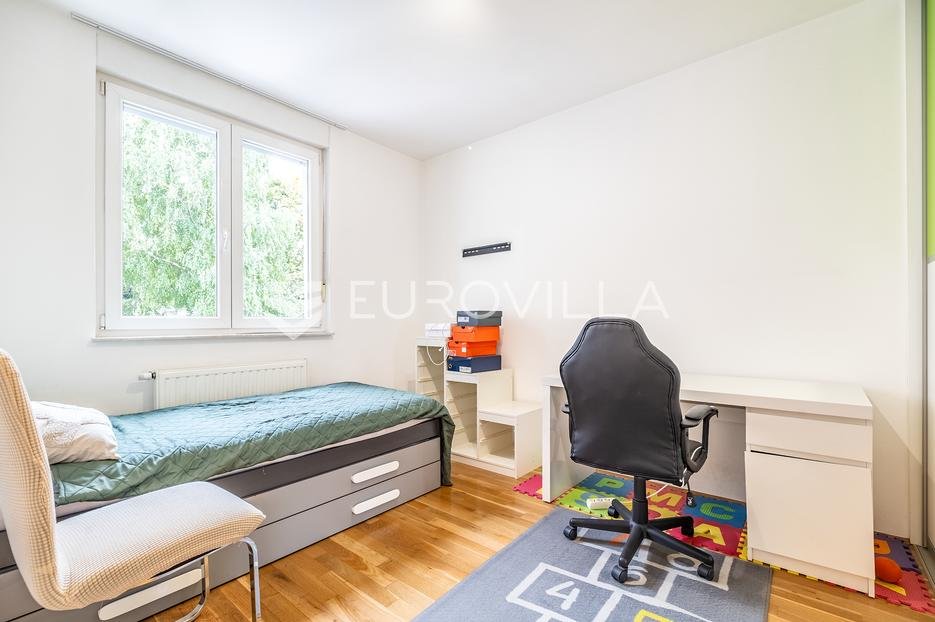Apartma Naprodaj - Grad Zagreb Stenjevec