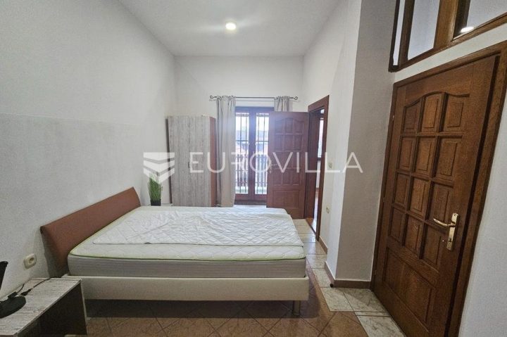 House for sale 297 m² – Centar