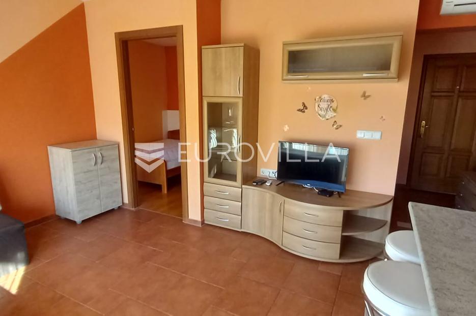 Apartma Naprodaj - Ličko-senjska Novalja