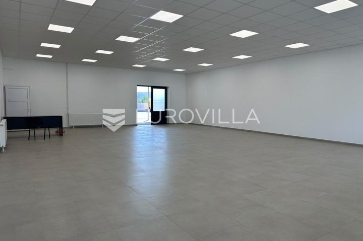 Locaux commerciaux À louer - Požeško-slavonska Požega - foto 3/8
