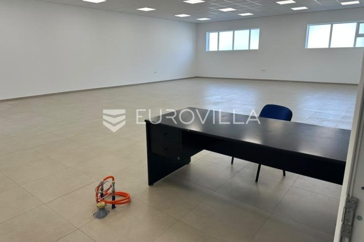 Locaux commerciaux À louer - Požeško-slavonska Požega - foto 4/8