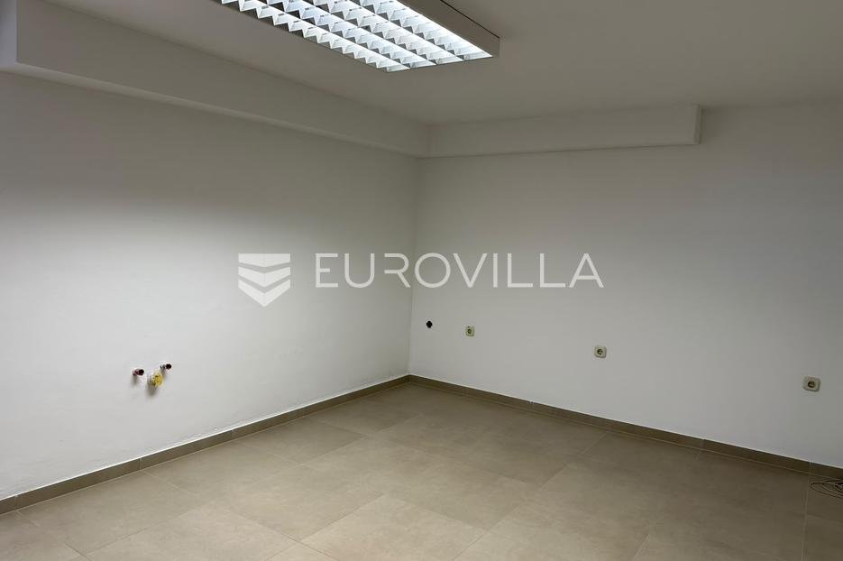 Locaux commerciaux À louer - Požeško-slavonska Požega