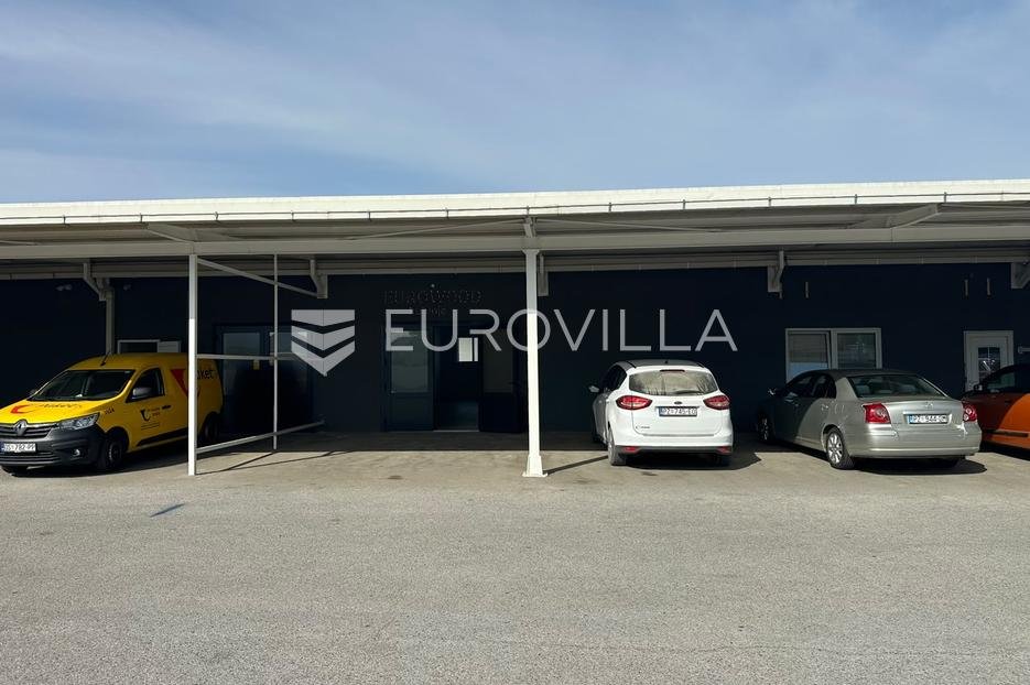 Locaux commerciaux À louer - Požeško-slavonska Požega