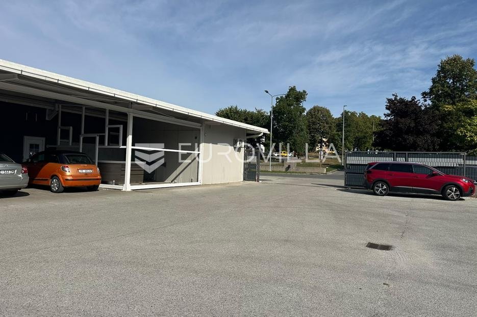 Locaux commerciaux À louer - Požeško-slavonska Požega