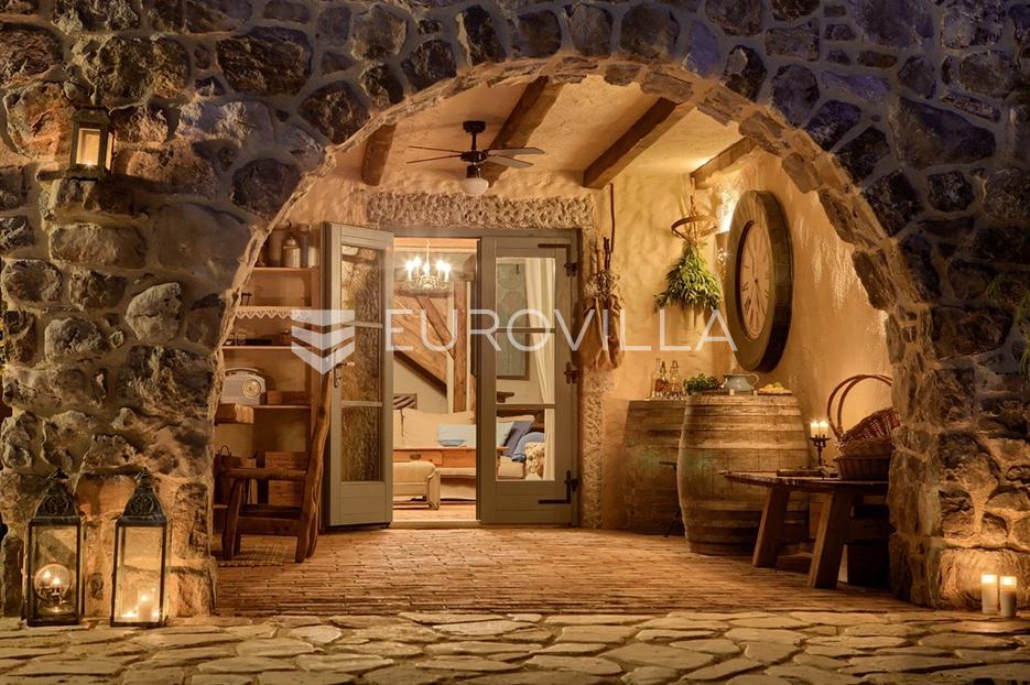 Kuća Na prodaju -  Malinska-Dubašnica