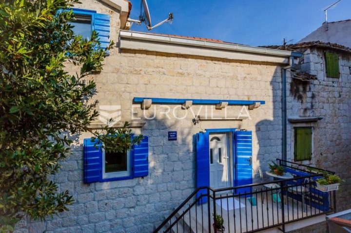 Apartmán na predaj 66 m² – Kaštel Novi