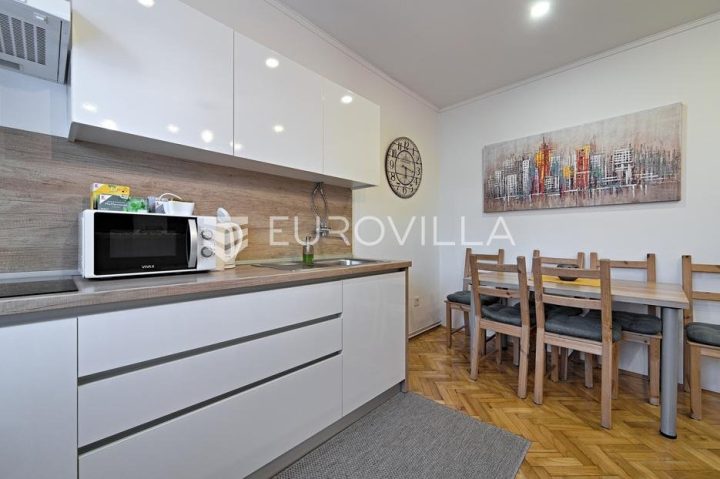 Apartma naprodaj 64 m² – Jug Ii